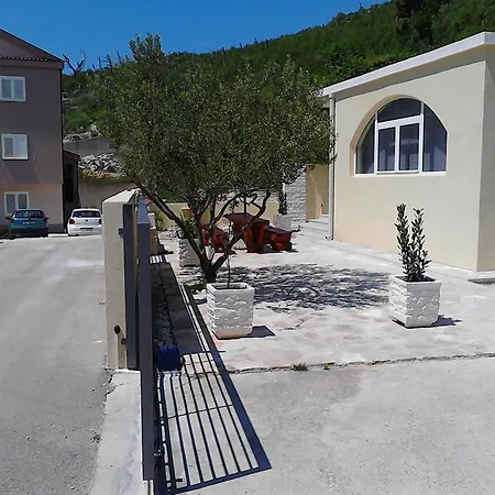 Apartament Holiday Paradiz *